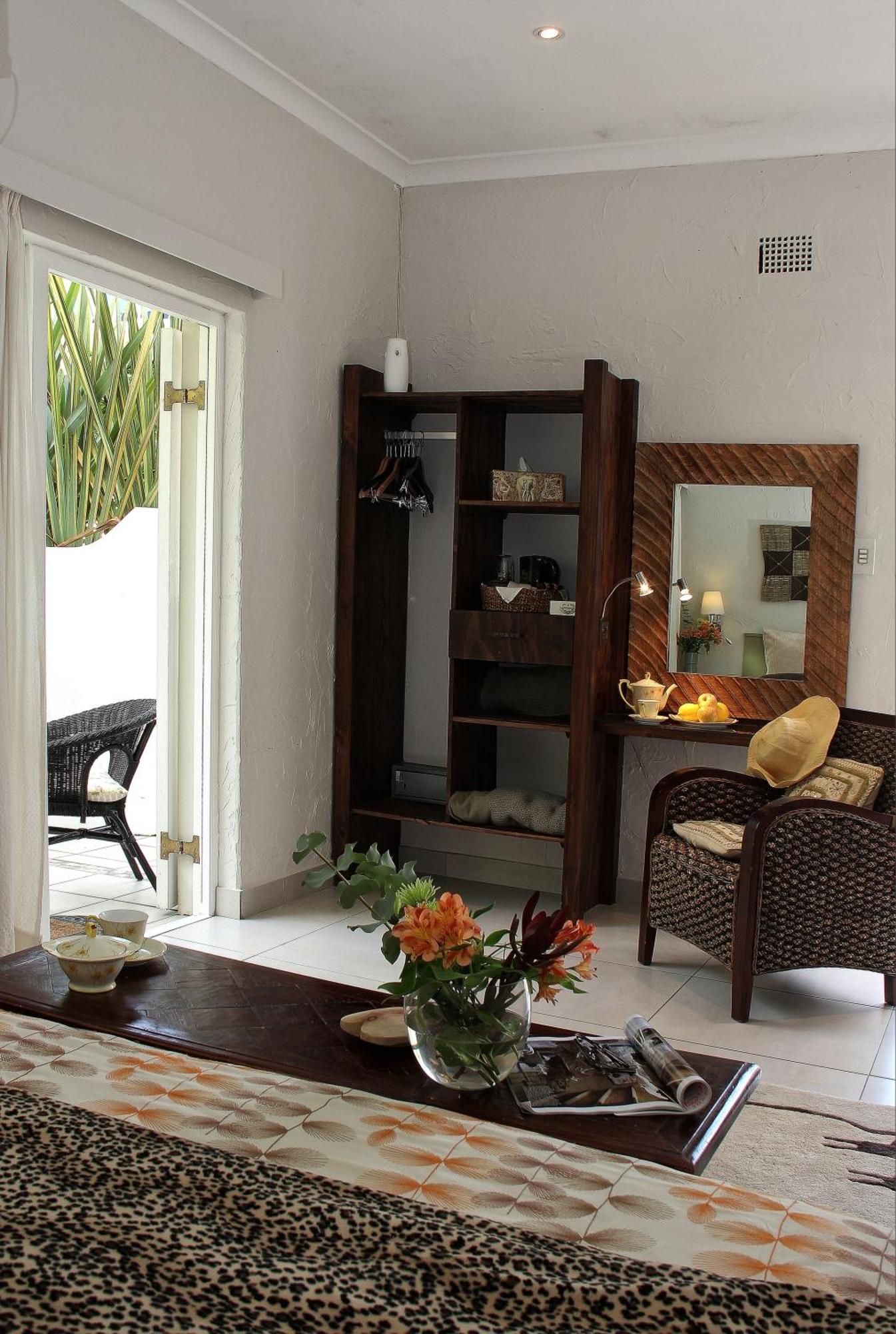 Stannards Guest Lodge 4 Star B&B, Книсна Стая снимка
